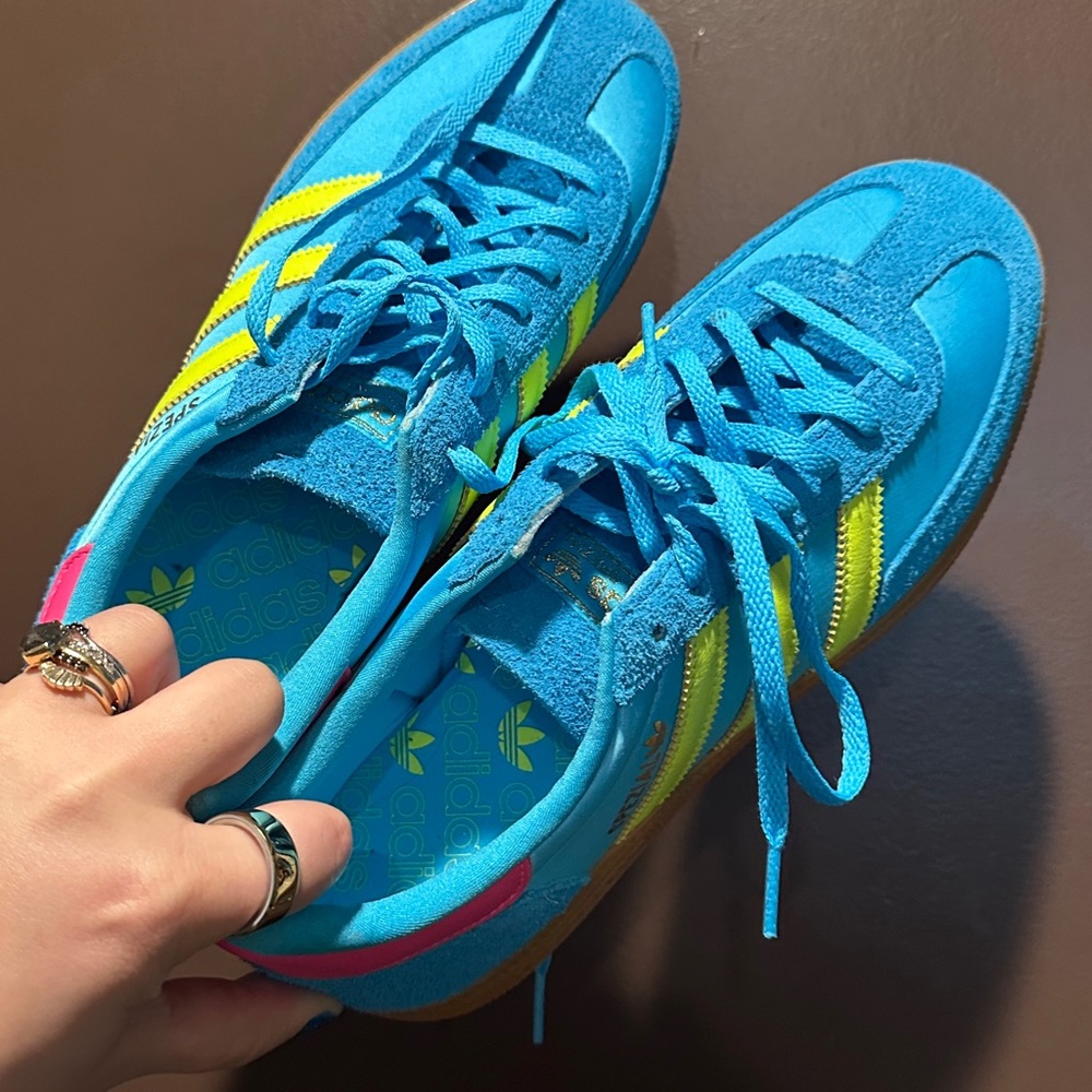 Adidas Women’s HANDBALL SPEZIAL Sky Rush/Solar Yellow/Lucid Pink